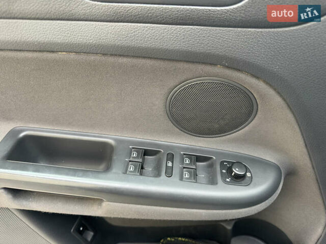 Синій Фольксваген Golf Plus, об'ємом двигуна 1.6 л та пробігом 191 тис. км за 5999 $, фото 31 на Automoto.ua