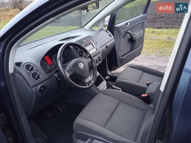 Синий Фольксваген Гольф Плюс, объемом двигателя 1.4 л и пробегом 250 тыс. км за 6400 $, фото 12 на Automoto.ua