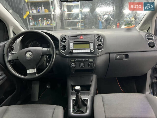 Синій Фольксваген Golf Plus, об'ємом двигуна 0 л та пробігом 220 тис. км за 5700 $, фото 21 на Automoto.ua