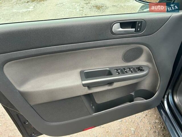 Синий Фольксваген Гольф Плюс, объемом двигателя 1.9 л и пробегом 223 тыс. км за 8200 $, фото 22 на Automoto.ua