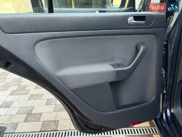 Синий Фольксваген Гольф Плюс, объемом двигателя 1.6 л и пробегом 217 тыс. км за 6200 $, фото 38 на Automoto.ua