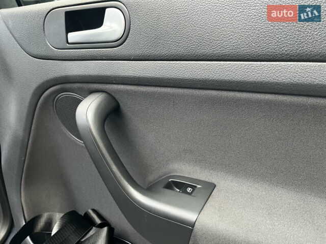 Синий Фольксваген Гольф Плюс, объемом двигателя 1.6 л и пробегом 167 тыс. км за 6300 $, фото 45 на Automoto.ua