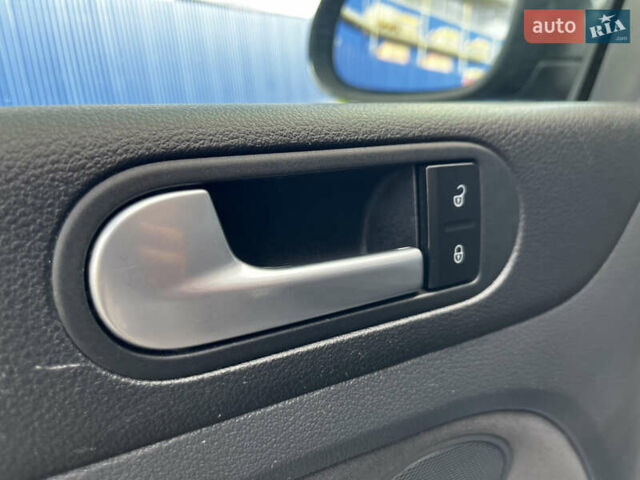 Синий Фольксваген Гольф Плюс, объемом двигателя 1.6 л и пробегом 167 тыс. км за 6300 $, фото 27 на Automoto.ua