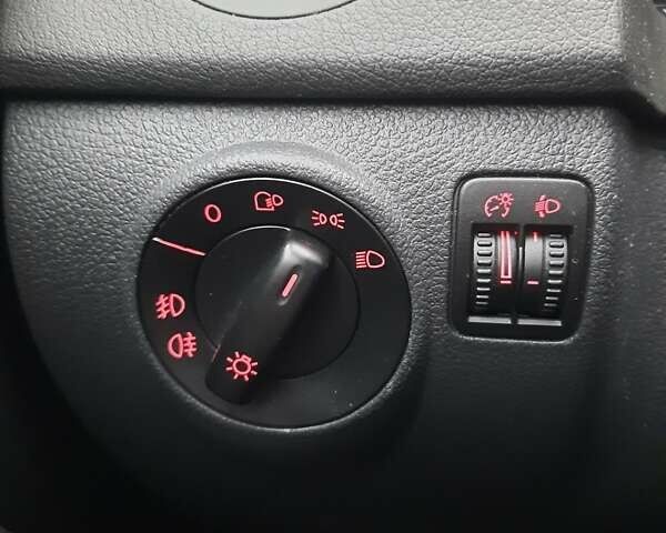 Синій Фольксваген Golf Plus, об'ємом двигуна 1.4 л та пробігом 201 тис. км за 5999 $, фото 13 на Automoto.ua