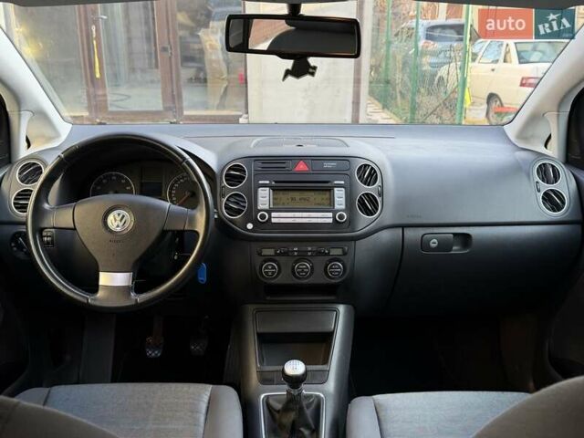 Синий Фольксваген Гольф Плюс, объемом двигателя 1.6 л и пробегом 217 тыс. км за 6200 $, фото 55 на Automoto.ua