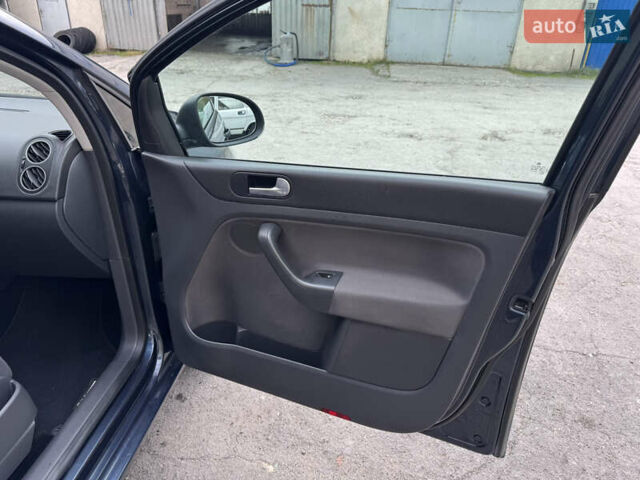 Синій Фольксваген Golf Plus, об'ємом двигуна 1.6 л та пробігом 191 тис. км за 5999 $, фото 30 на Automoto.ua