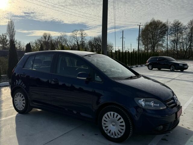 Синий Фольксваген Гольф Плюс, объемом двигателя 1.4 л и пробегом 190 тыс. км за 5800 $, фото 4 на Automoto.ua