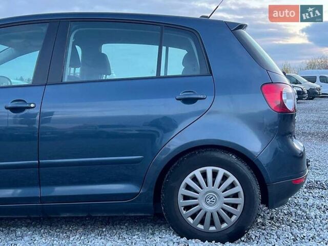 Синий Фольксваген Гольф Плюс, объемом двигателя 1.4 л и пробегом 170 тыс. км за 5290 $, фото 5 на Automoto.ua