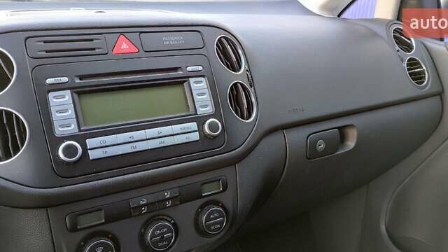 Синий Фольксваген Гольф Плюс, объемом двигателя 1.6 л и пробегом 226 тыс. км за 5700 $, фото 10 на Automoto.ua