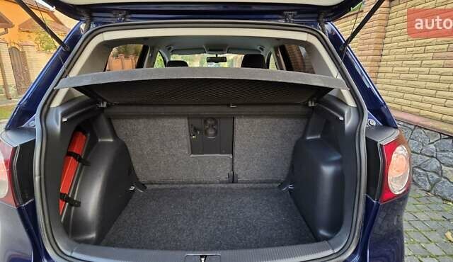 Синий Фольксваген Гольф Плюс, объемом двигателя 1.6 л и пробегом 260 тыс. км за 7500 $, фото 5 на Automoto.ua