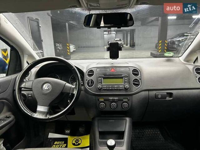 Синий Фольксваген Гольф Плюс, объемом двигателя 1.39 л и пробегом 195 тыс. км за 5300 $, фото 12 на Automoto.ua