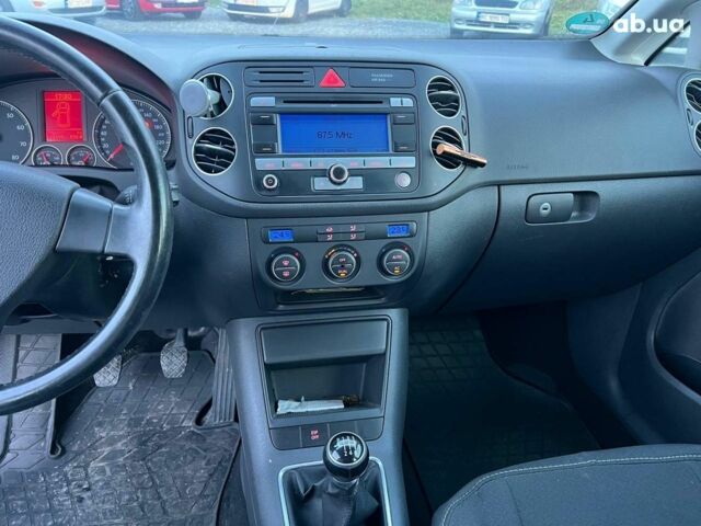 Синий Фольксваген Гольф Плюс, объемом двигателя 1.4 л и пробегом 170 тыс. км за 5290 $, фото 24 на Automoto.ua