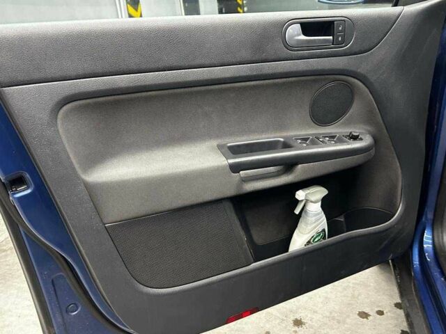 Фольксваген Гольф Плюс 2007 в Черновцах на Automoto.ua Синий Фольксваген Гольф Плюс, объемом двигателя 1.4 л и пробегом 195 тыс. км за 5300 $, фото 6 на Automoto.ua