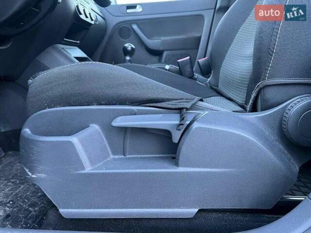 Синий Фольксваген Гольф Плюс, объемом двигателя 1.4 л и пробегом 170 тыс. км за 5290 $, фото 18 на Automoto.ua