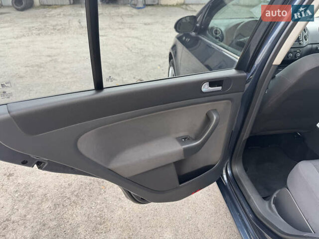 Синій Фольксваген Golf Plus, об'ємом двигуна 1.6 л та пробігом 191 тис. км за 5999 $, фото 21 на Automoto.ua