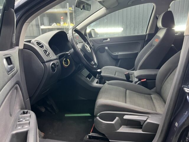 Синий Фольксваген Гольф Плюс, объемом двигателя 1.6 л и пробегом 220 тыс. км за 5700 $, фото 8 на Automoto.ua