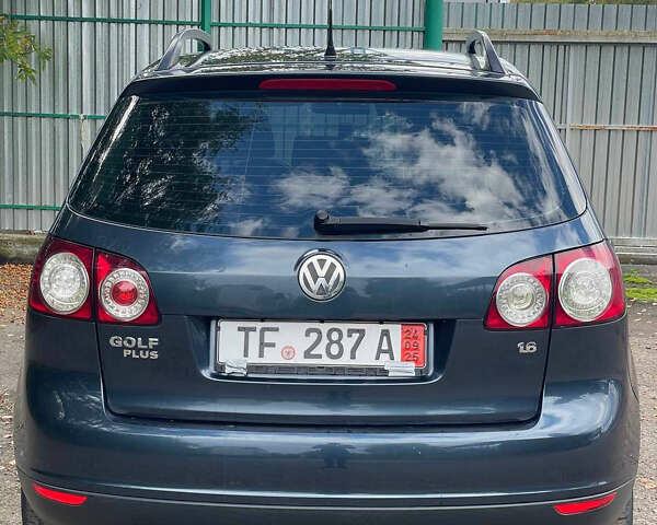 Синий Фольксваген Гольф Плюс, объемом двигателя 1.6 л и пробегом 195 тыс. км за 6898 $, фото 2 на Automoto.ua
