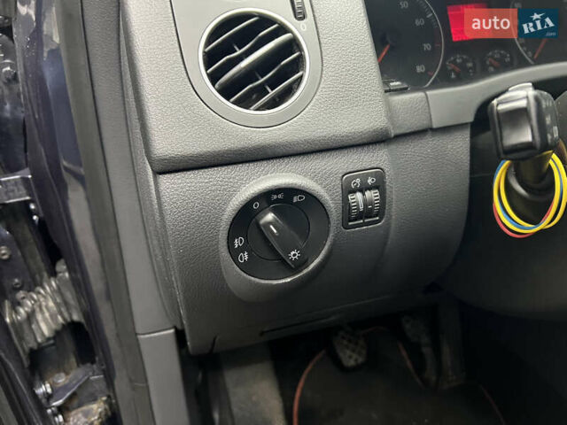 Синій Фольксваген Golf Plus, об'ємом двигуна 0 л та пробігом 220 тис. км за 5700 $, фото 12 на Automoto.ua