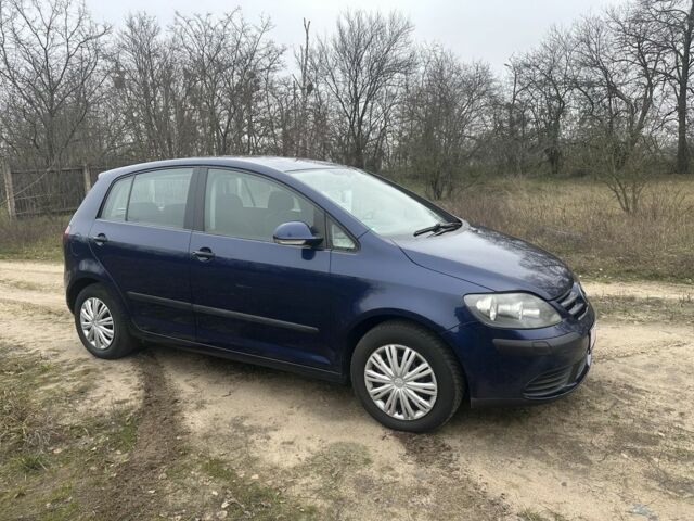 Синій Фольксваген Golf Plus, об'ємом двигуна 1.4 л та пробігом 180 тис. км за 5000 $, фото 10 на Automoto.ua