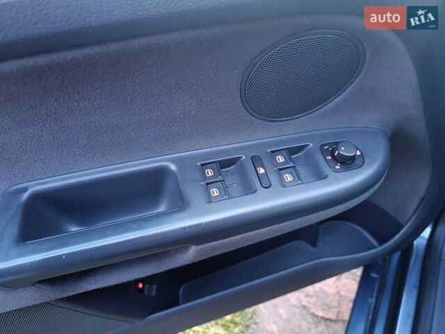 Синий Фольксваген Гольф Плюс, объемом двигателя 1.6 л и пробегом 162 тыс. км за 6500 $, фото 35 на Automoto.ua