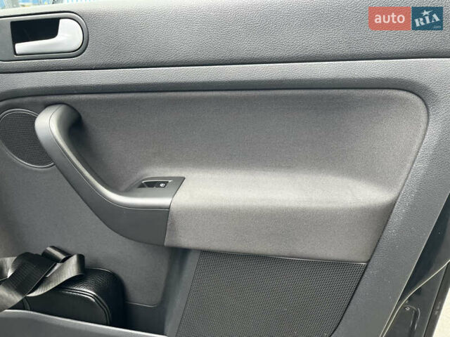 Синий Фольксваген Гольф Плюс, объемом двигателя 1.6 л и пробегом 167 тыс. км за 6300 $, фото 46 на Automoto.ua