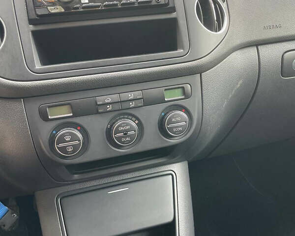 Синий Фольксваген Гольф Плюс, объемом двигателя 1.6 л и пробегом 195 тыс. км за 6898 $, фото 9 на Automoto.ua