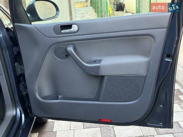 Синий Фольксваген Гольф Плюс, объемом двигателя 1.6 л и пробегом 217 тыс. км за 6200 $, фото 51 на Automoto.ua