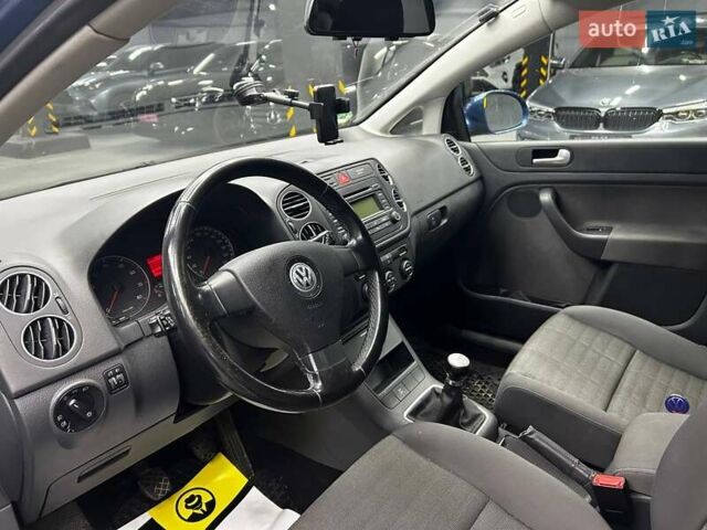 Синий Фольксваген Гольф Плюс, объемом двигателя 1.39 л и пробегом 195 тыс. км за 5300 $, фото 9 на Automoto.ua