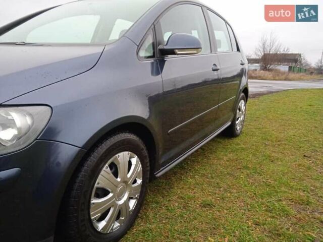 Синий Фольксваген Гольф Плюс, объемом двигателя 1.4 л и пробегом 250 тыс. км за 6400 $, фото 7 на Automoto.ua