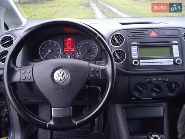 Синий Фольксваген Гольф Плюс, объемом двигателя 1.4 л и пробегом 250 тыс. км за 6400 $, фото 3 на Automoto.ua