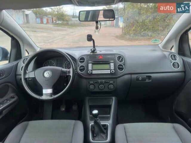 Синий Фольксваген Гольф Плюс, объемом двигателя 1.39 л и пробегом 247 тыс. км за 5550 $, фото 6 на Automoto.ua