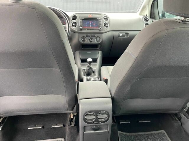 Синий Фольксваген Гольф Плюс, объемом двигателя 1 л и пробегом 220 тыс. км за 5700 $, фото 19 на Automoto.ua