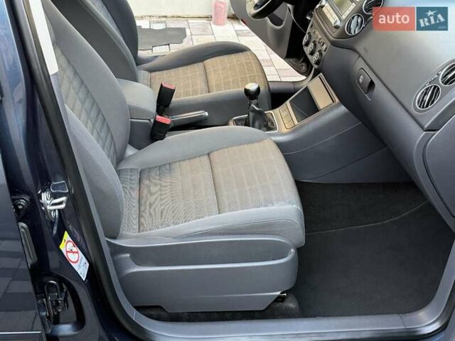 Синий Фольксваген Гольф Плюс, объемом двигателя 1.6 л и пробегом 217 тыс. км за 6200 $, фото 53 на Automoto.ua