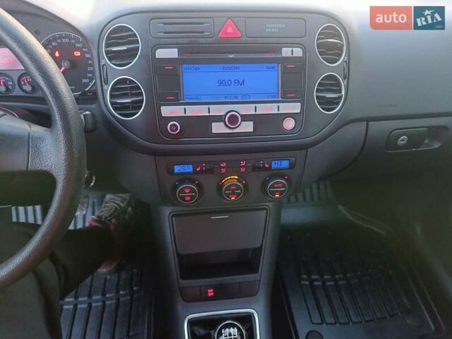 Синий Фольксваген Гольф Плюс, объемом двигателя 1.6 л и пробегом 162 тыс. км за 6500 $, фото 27 на Automoto.ua