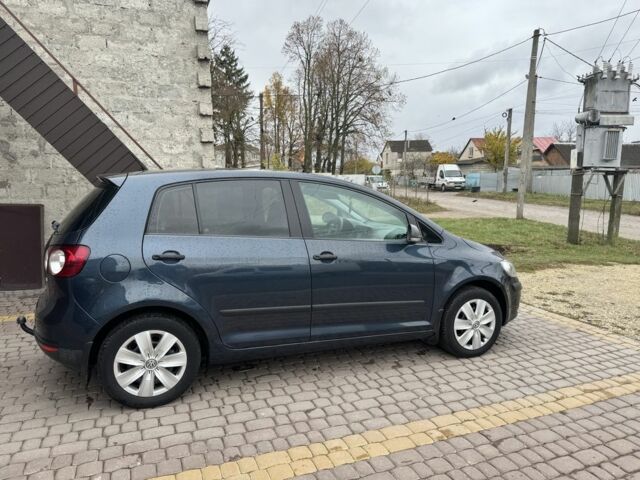 Синий Фольксваген Гольф Плюс, объемом двигателя 1.6 л и пробегом 191 тыс. км за 5999 $, фото 2 на Automoto.ua