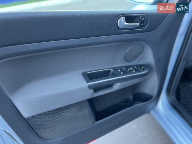 Синий Фольксваген Гольф Плюс, объемом двигателя 1.4 л и пробегом 250 тыс. км за 6500 $, фото 20 на Automoto.ua