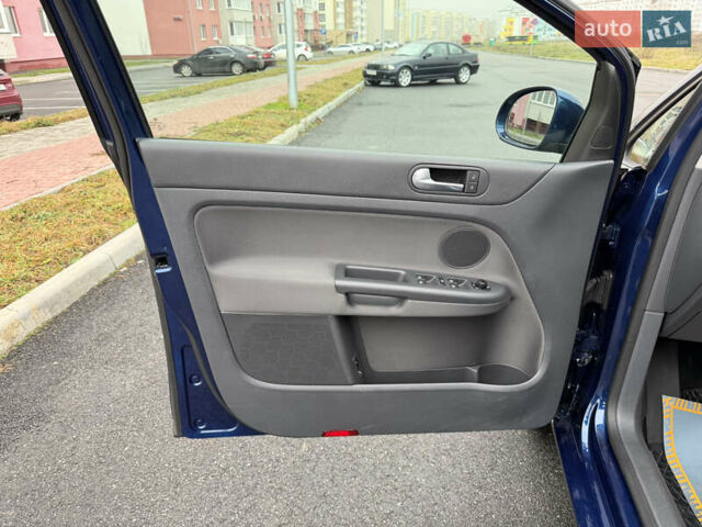 Синій Фольксваген Golf Plus, об'ємом двигуна 1.6 л та пробігом 153 тис. км за 7650 $, фото 43 на Automoto.ua