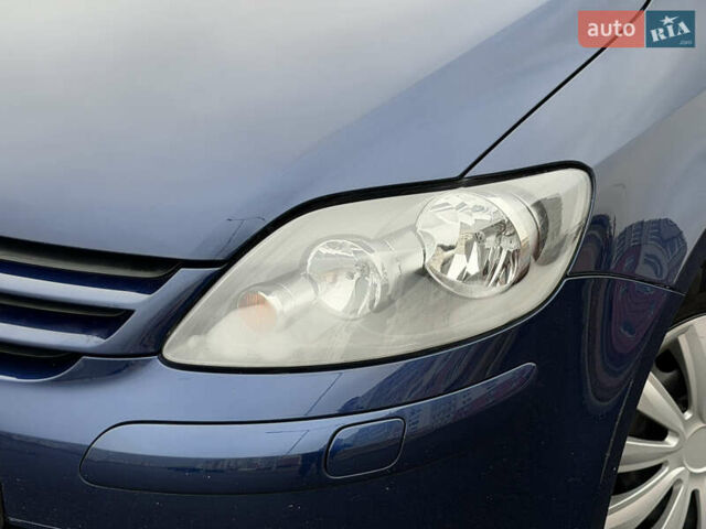 Синій Фольксваген Golf Plus, об'ємом двигуна 1.6 л та пробігом 153 тис. км за 7650 $, фото 85 на Automoto.ua