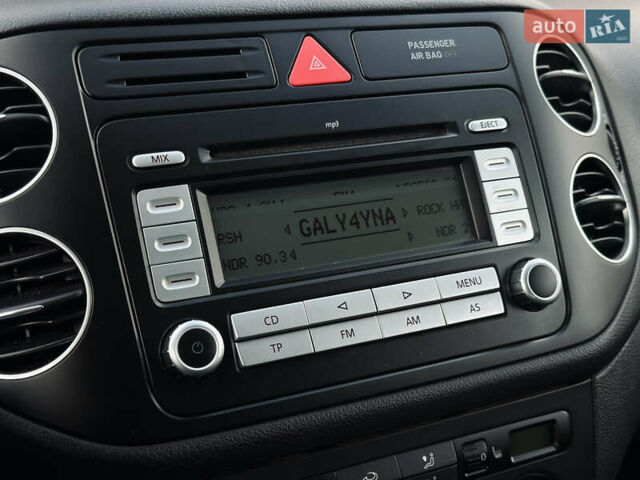 Синий Фольксваген Гольф Плюс, объемом двигателя 1.6 л и пробегом 174 тыс. км за 6350 $, фото 63 на Automoto.ua