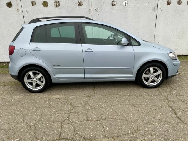 Синий Фольксваген Гольф Плюс, объемом двигателя 1.4 л и пробегом 200 тыс. км за 7500 $, фото 5 на Automoto.ua