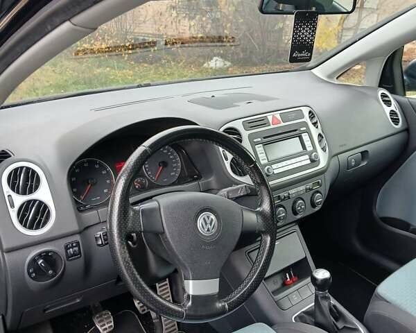 Синий Фольксваген Гольф Плюс, объемом двигателя 1.4 л и пробегом 260 тыс. км за 7200 $, фото 2 на Automoto.ua