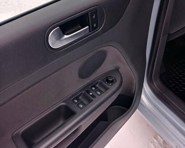 Синий Фольксваген Гольф Плюс, объемом двигателя 1.4 л и пробегом 170 тыс. км за 7800 $, фото 31 на Automoto.ua