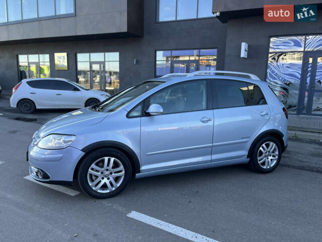 Синий Фольксваген Гольф Плюс, объемом двигателя 1.4 л и пробегом 250 тыс. км за 6500 $, фото 2 на Automoto.ua