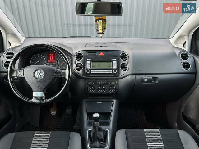 Синий Фольксваген Гольф Плюс, объемом двигателя 1.6 л и пробегом 174 тыс. км за 6350 $, фото 53 на Automoto.ua