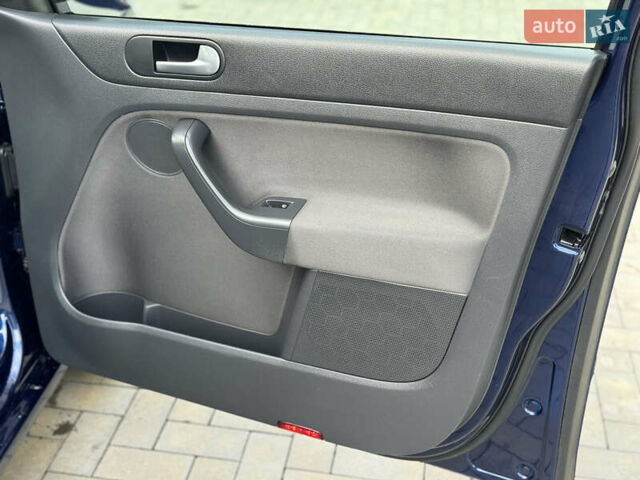 Синий Фольксваген Гольф Плюс, объемом двигателя 1.4 л и пробегом 203 тыс. км за 6999 $, фото 30 на Automoto.ua