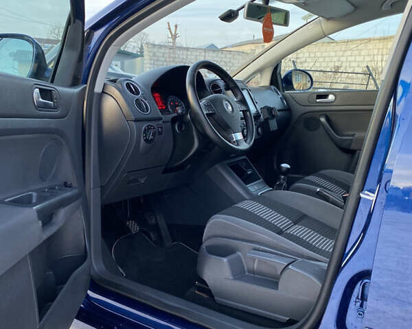 Синий Фольксваген Гольф Плюс, объемом двигателя 1.4 л и пробегом 230 тыс. км за 5950 $, фото 21 на Automoto.ua