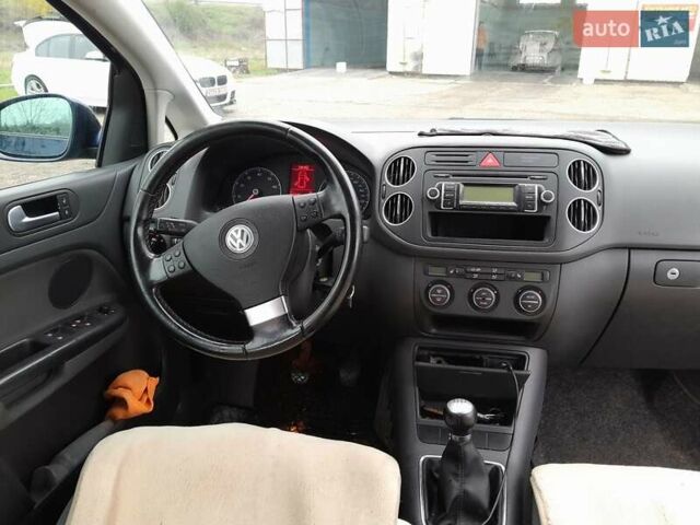 Синий Фольксваген Гольф Плюс, объемом двигателя 1.6 л и пробегом 218 тыс. км за 6750 $, фото 16 на Automoto.ua