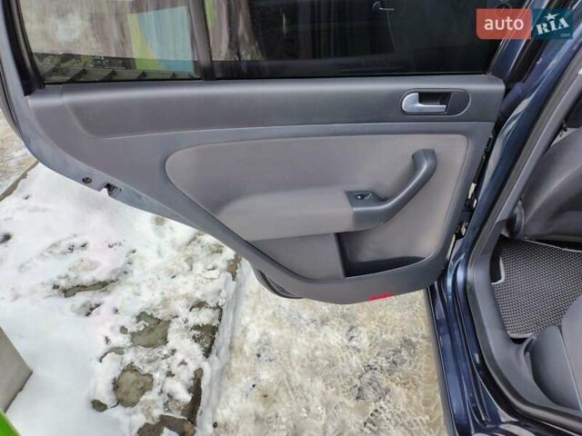 Синий Фольксваген Гольф Плюс, объемом двигателя 1.9 л и пробегом 226 тыс. км за 7600 $, фото 21 на Automoto.ua