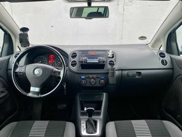 Синий Фольксваген Гольф Плюс, объемом двигателя 1.4 л и пробегом 200 тыс. км за 7500 $, фото 8 на Automoto.ua