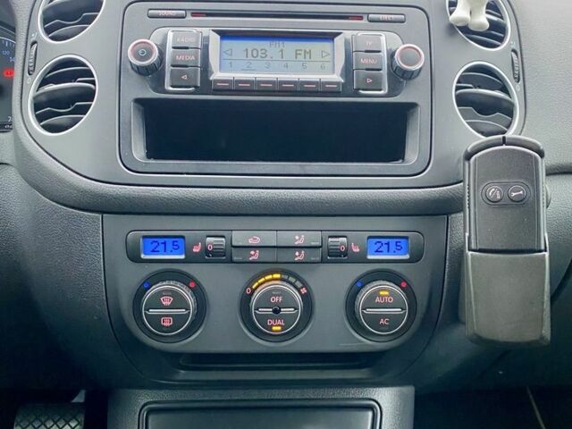 Синий Фольксваген Гольф Плюс, объемом двигателя 1.4 л и пробегом 200 тыс. км за 7500 $, фото 9 на Automoto.ua